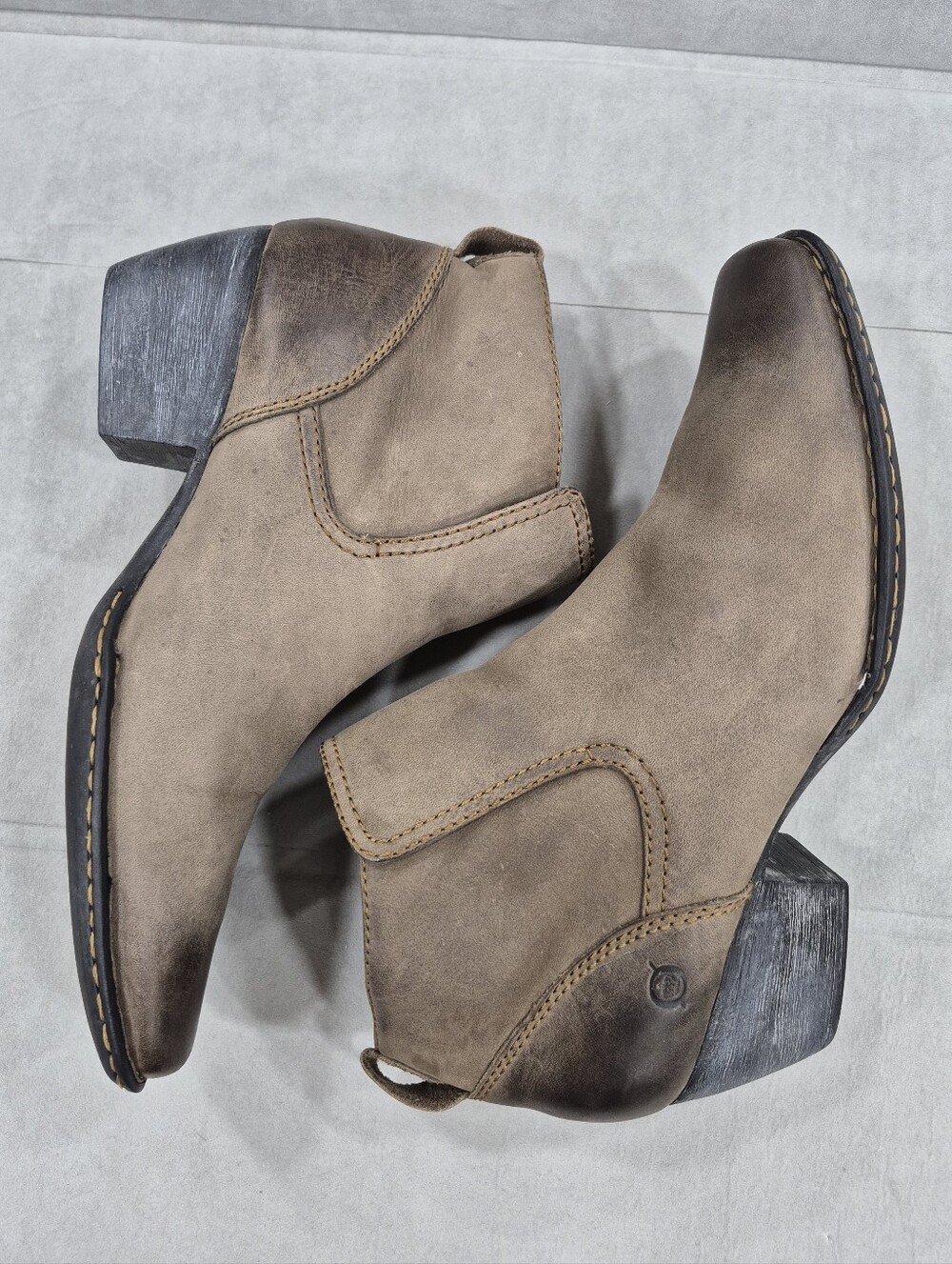Born ankle boots women's 10M tan nubuck leather distressed square toe casual - Picture 7 of 13
